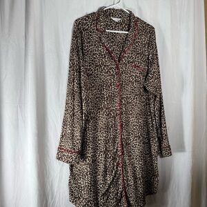 Animal Print Sleep Shirt Women’s Size XXLRed Trim Button Front Soft Knit Fabric